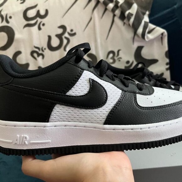 Nike Air Force 1 GS shoes - Picture 3 of 5